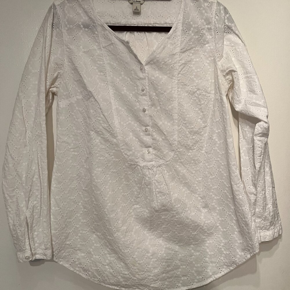 White Eyelet Blouse Size (L.L. Bean) Small Long Sleeve 100% Cotton 💗